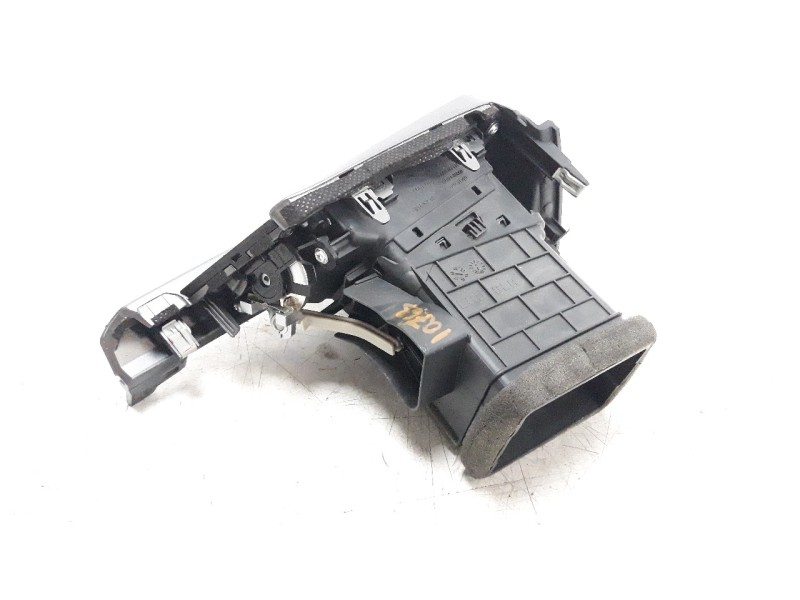 Recambio de rejilla aireadora para kia optima 1.7 crdi cat referencia OEM IAM 84790D4000  