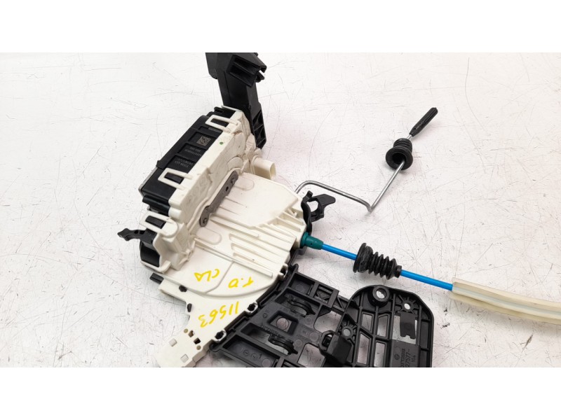Recambio de cerradura puerta trasera derecha para mercedes-benz clase a (w176) 1.8 cdi cat referencia OEM IAM A2047302835  