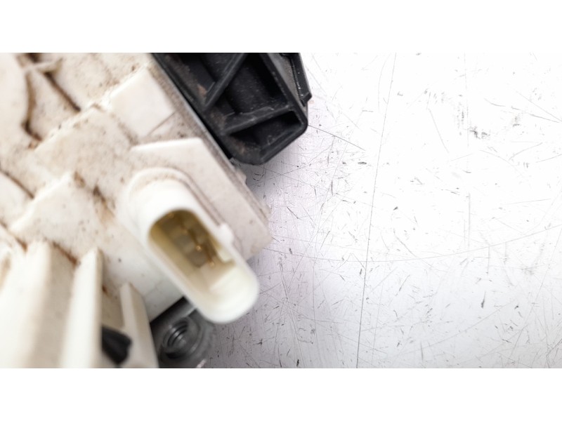 Recambio de cerradura puerta trasera derecha para mercedes-benz clase a (w176) 1.8 cdi cat referencia OEM IAM A2047302835  