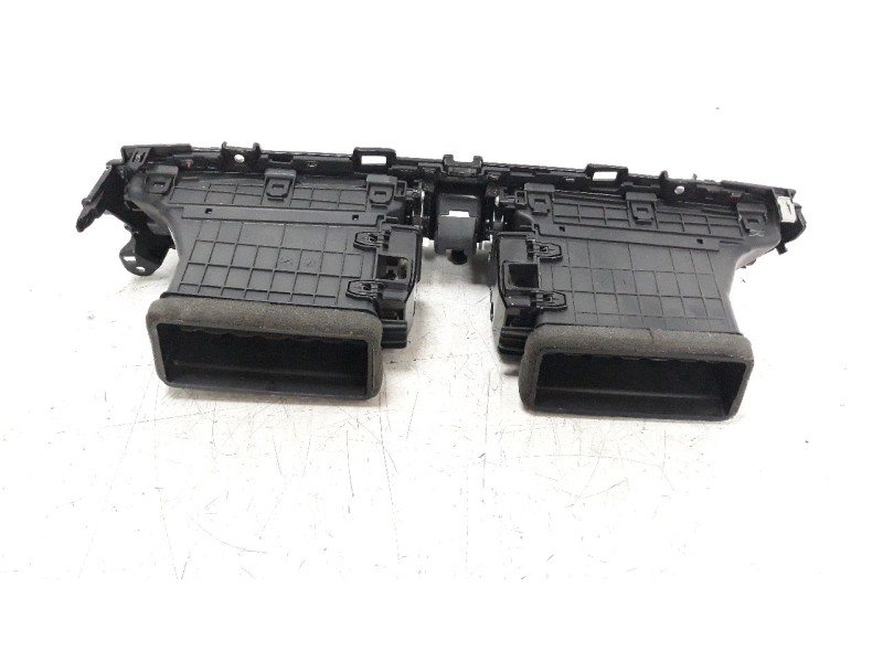 Recambio de rejilla aireadora para kia optima 1.7 crdi cat referencia OEM IAM 84760D4000  