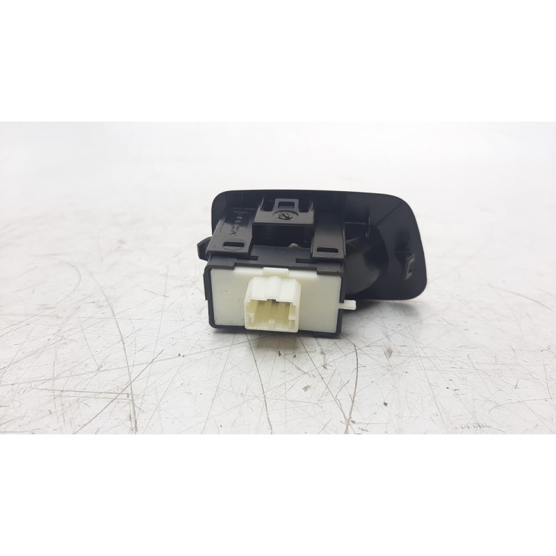 Recambio de mando elevalunas trasero izquierdo para jeep compass ii 2.0 m-jet cat referencia OEM IAM 6BZ29LXHAA  