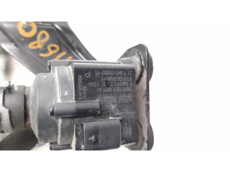 Recambio de bomba agua para audi q7 4mg referencia OEM IAM 8K0819147A  