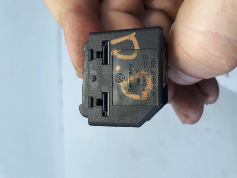 Recambio de mando elevalunas delantero derecho para volkswagen golf iv berlina (1j1) highline referencia OEM IAM 3B0959855B  