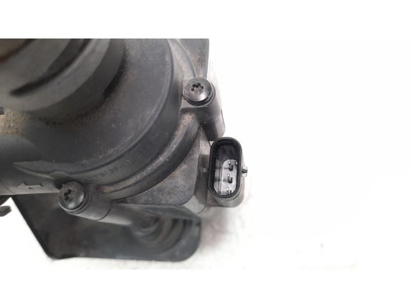 Recambio de bomba agua para audi q7 4mg referencia OEM IAM 8K0819147A  