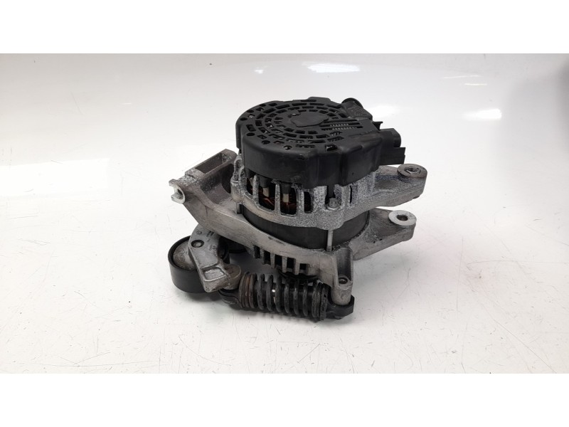 Recambio de alternador para kia stonic (ybcuv) 1.6 crdi cat referencia OEM IAM 373002U200  