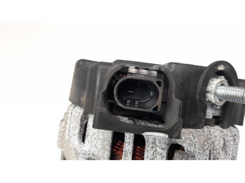 Recambio de alternador para kia stonic (ybcuv) 1.6 crdi cat referencia OEM IAM 373002U200  