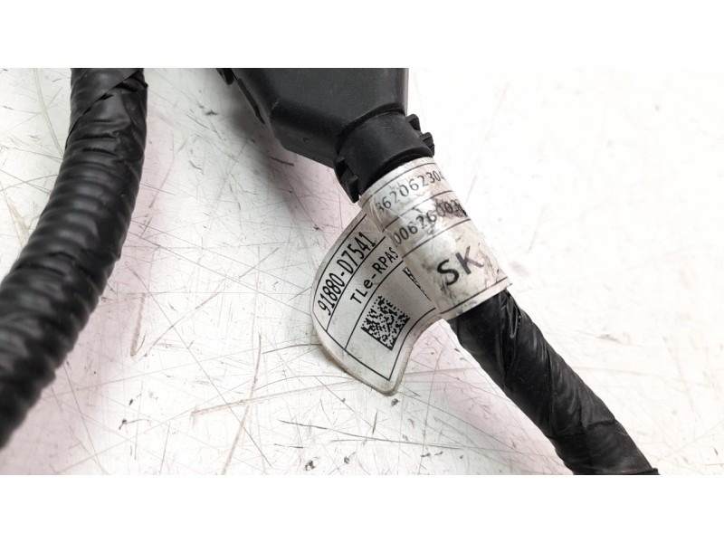 Recambio de sensor de aparcamiento para hyundai tucson 1.6 crdi cat referencia OEM IAM 91880D7541  