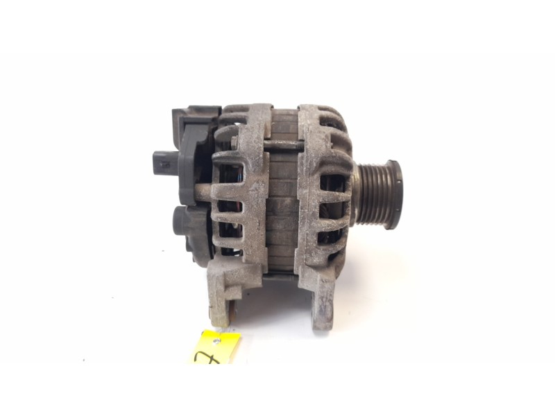 Recambio de alternador para dacia sandero 0.9 tce cat referencia OEM IAM 231005079R  