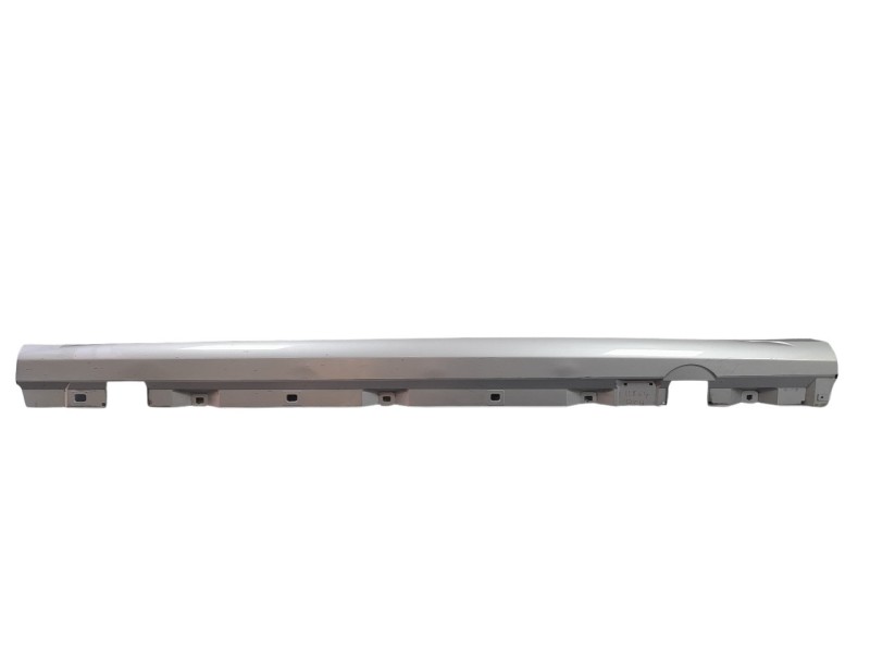 Recambio de estribos laterales para mercedes-benz b-klasse (bm 247) (2.2019) b 200 d (247.012) referencia OEM IAM A1776904301  