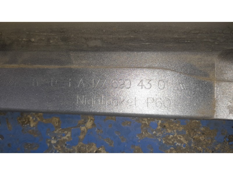 Recambio de estribos laterales para mercedes-benz b-klasse (bm 247) (2.2019) b 200 d (247.012) referencia OEM IAM A1776904301  