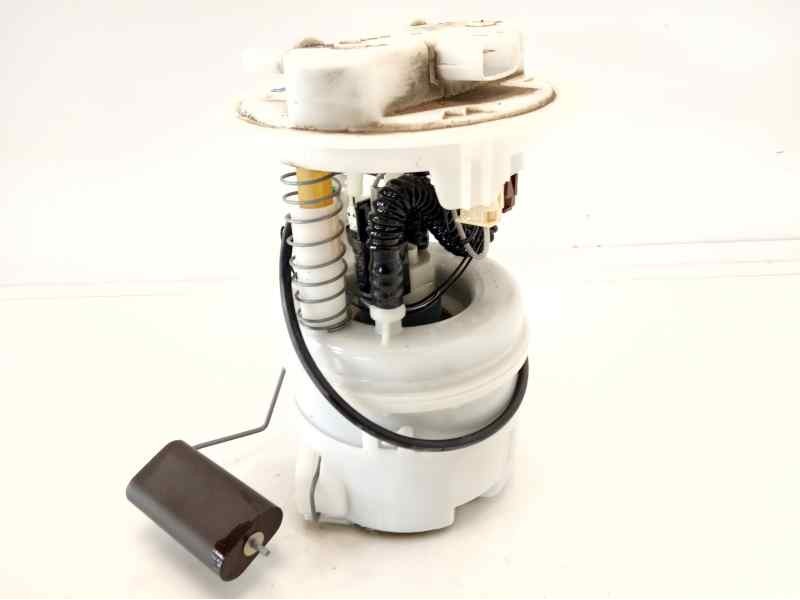 Recambio de bomba combustible para dacia sandero 0.9 tce cat referencia OEM IAM 172021904R  