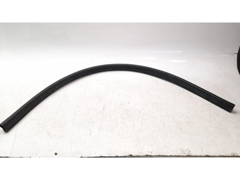 Recambio de gomas contorno puerta para audi q7 4mg referencia OEM IAM 4M0823723  