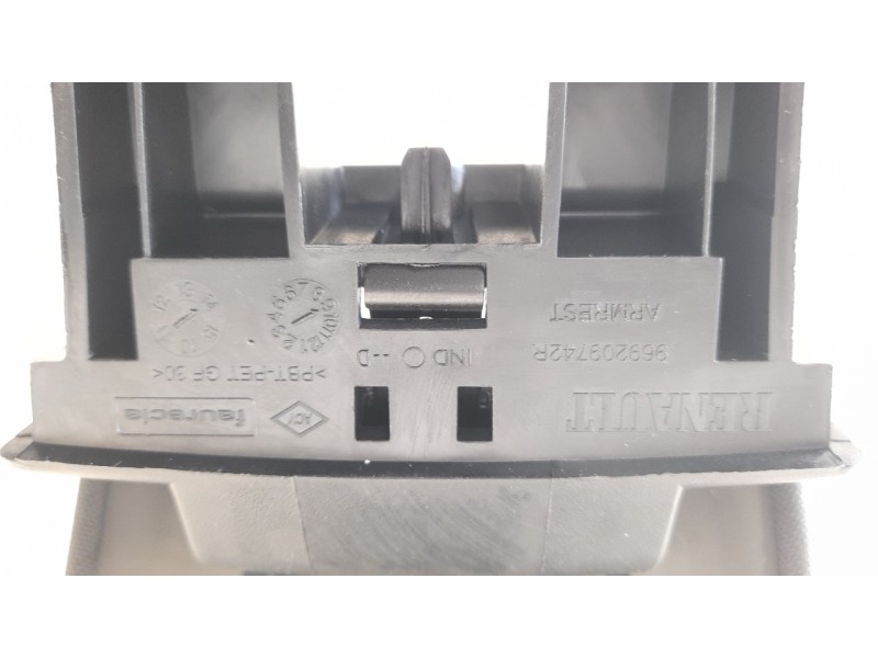 Recambio de apoyabrazos central para renault megane iii berlina 5 p limited referencia OEM IAM 969200708R  