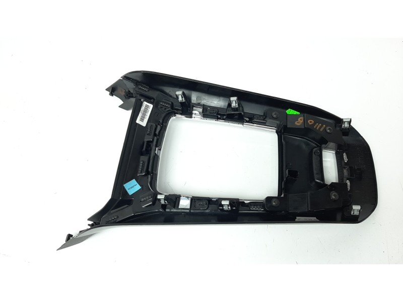 Recambio de moldura para peugeot 308 1.2 12v e-thp referencia OEM IAM 98088086XU  