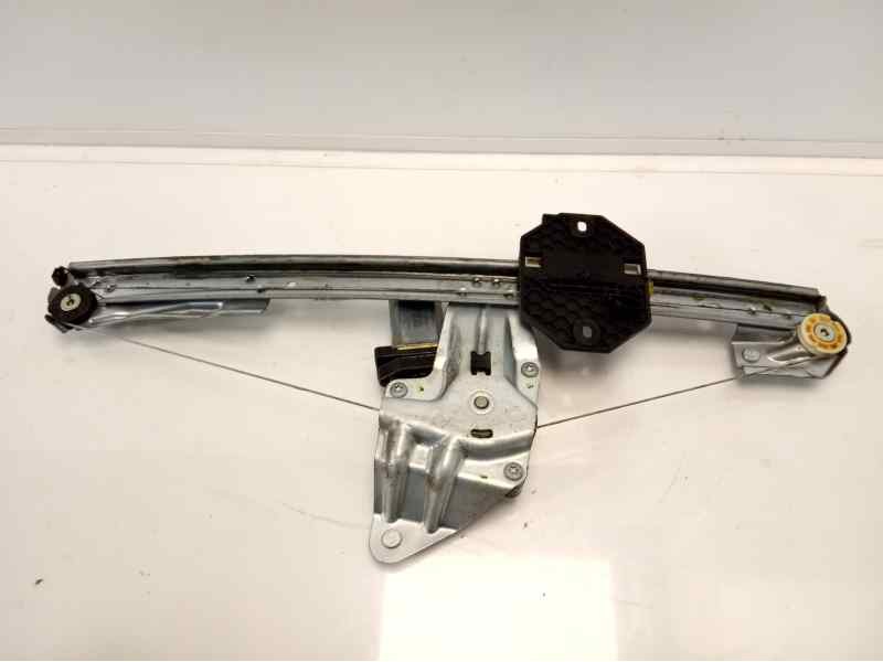 Recambio de elevalunas delantero izquierdo para dacia sandero 0.9 tce cat referencia OEM IAM 807213282R  