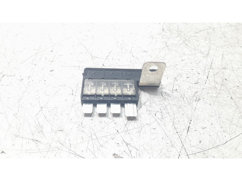 Recambio de caja reles / fusibles para hyundai tucson kosmo 4wd referencia OEM IAM 1898009700  