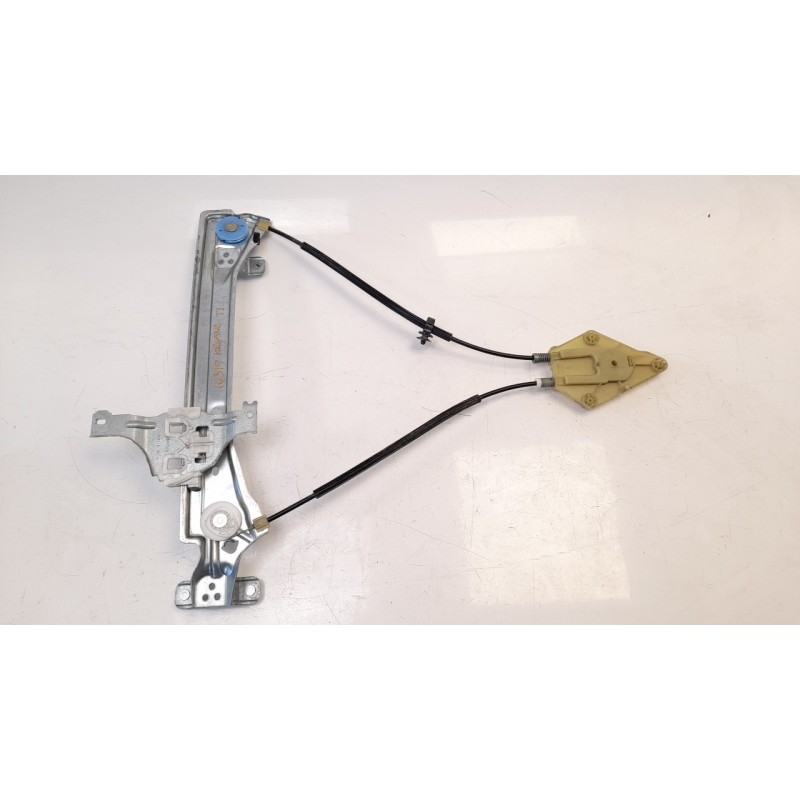 Recambio de elevalunas trasero izquierdo para renault megane iii berlina 5 p limited referencia OEM IAM 827210003R 106198618 115