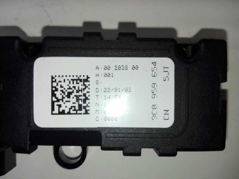 Recambio de sensor para volkswagen passat berlina (3c2) r line referencia OEM IAM 3C0959654  