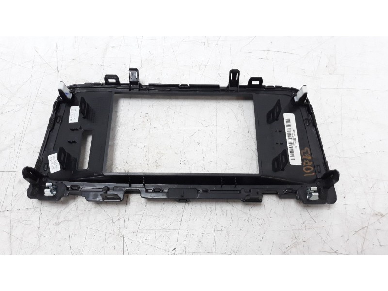 Recambio de moldura para kia optima 1.7 crdi cat referencia OEM IAM 84740D4100CK5  
