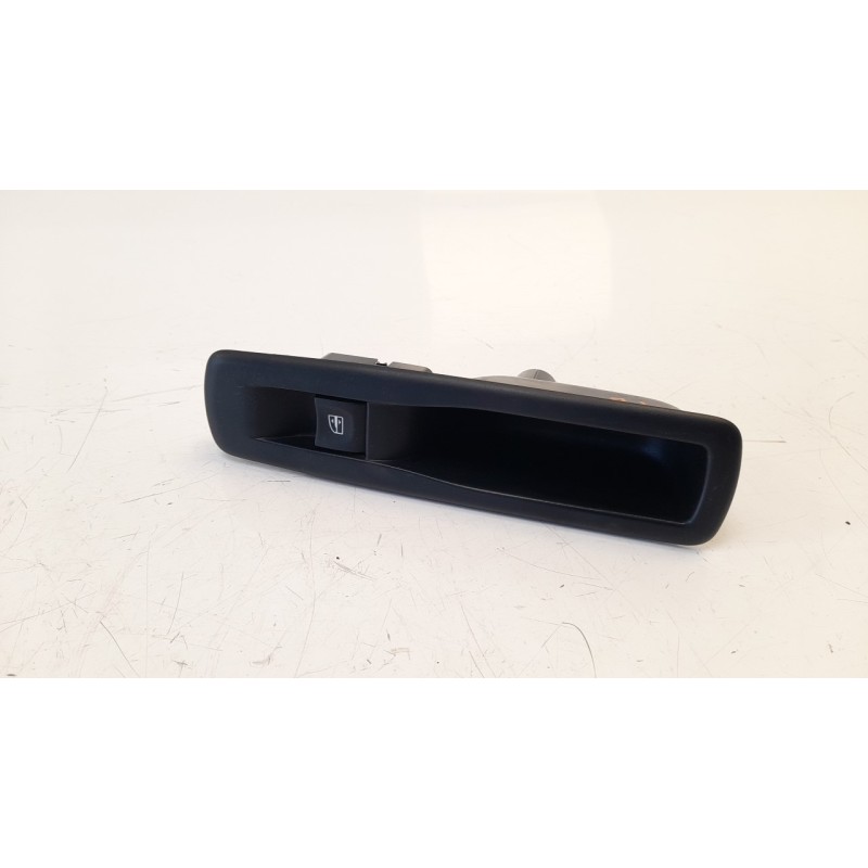 Recambio de mando elevalunas trasero izquierdo para renault megane iii berlina 5 p limited referencia OEM IAM 829500004R  
