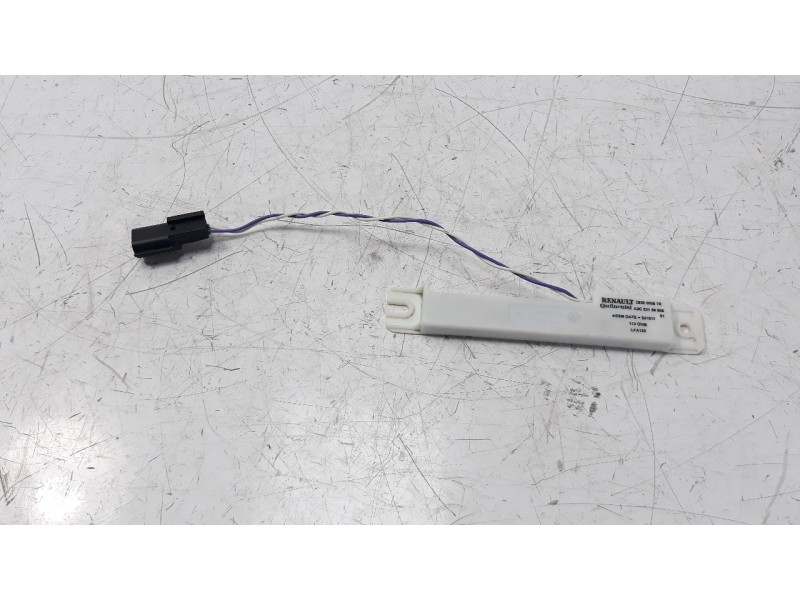 Recambio de antena para renault captur 1.5 dci diesel fap referencia OEM IAM 285900007R  