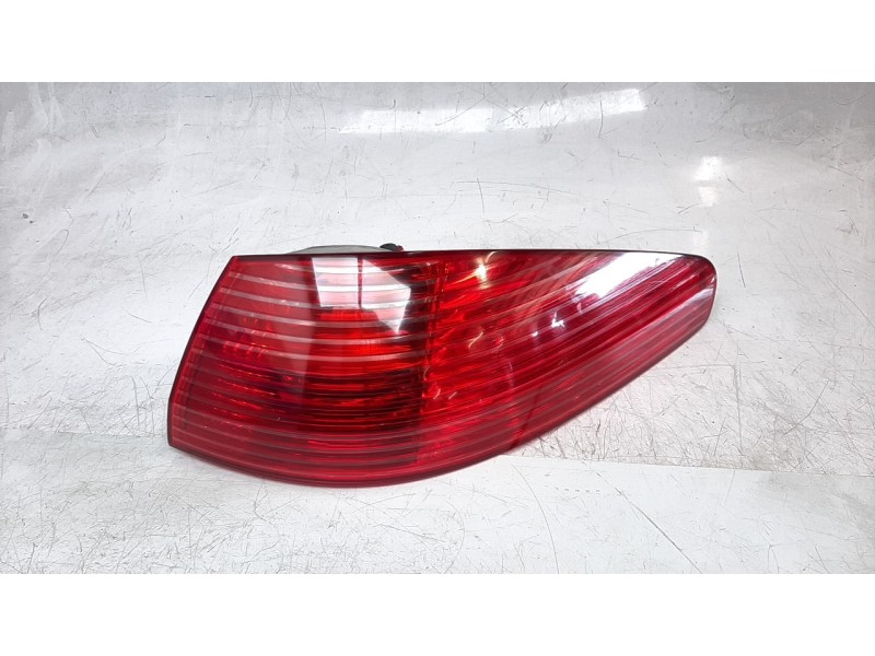 Recambio de piloto trasero derecho para peugeot 607 (s1) básico referencia OEM IAM 6351N1  