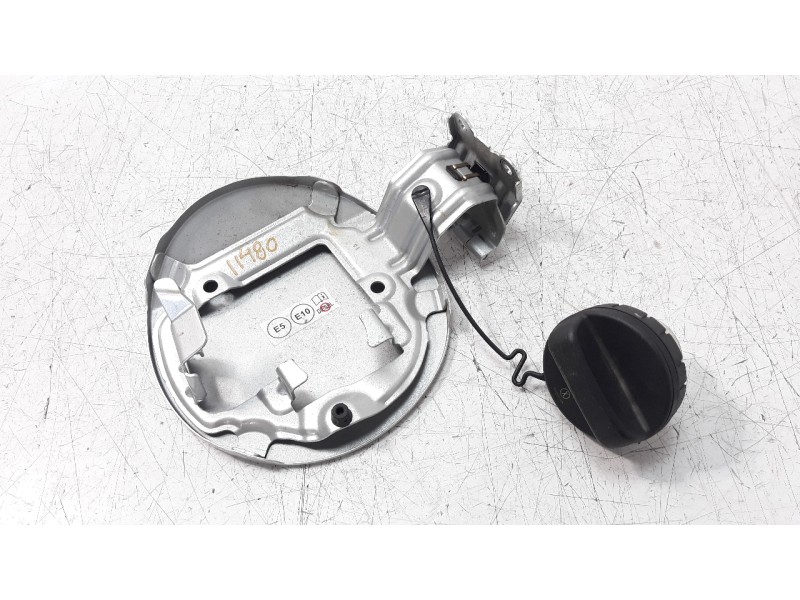 Recambio de tapa exterior combustible para toyota corolla (e21) referencia OEM IAM 7735002220  