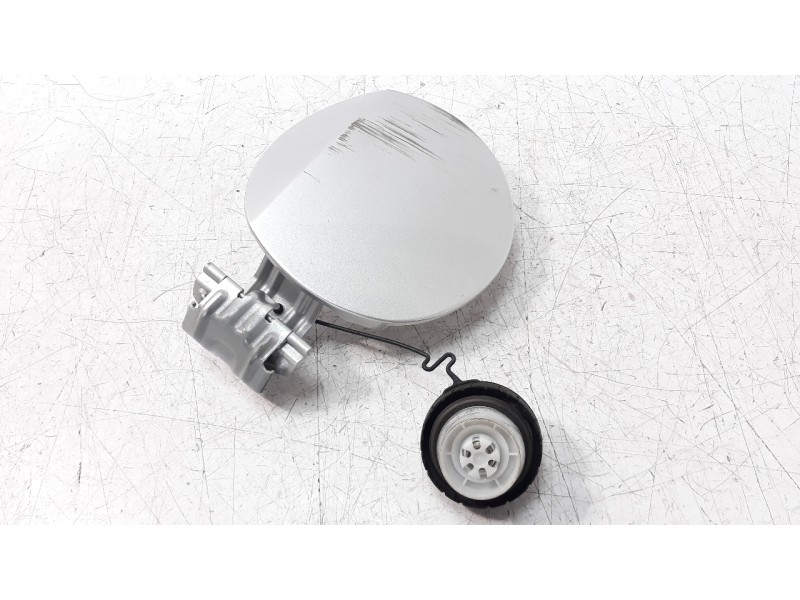 Recambio de tapa exterior combustible para toyota corolla (e21) referencia OEM IAM 7735002220  