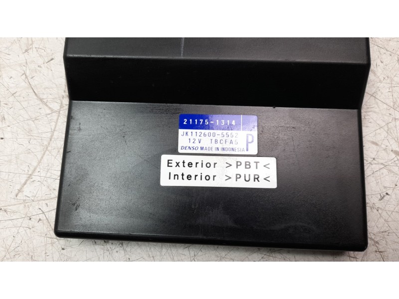 Recambio de centralita motor uce para kawasaki ninja 400 referencia OEM IAM 211751371  