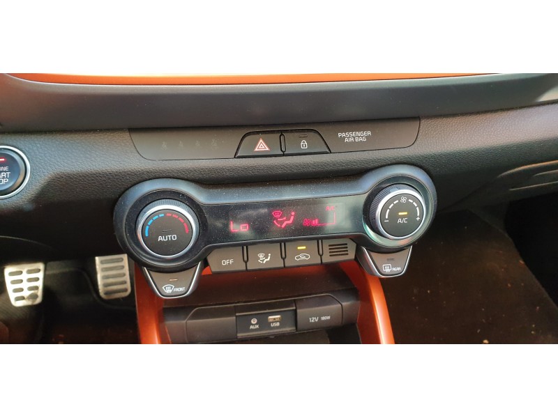 Recambio de mando climatizador para kia stonic (ybcuv) 1.6 crdi cat referencia OEM IAM 97250H8220SA1  