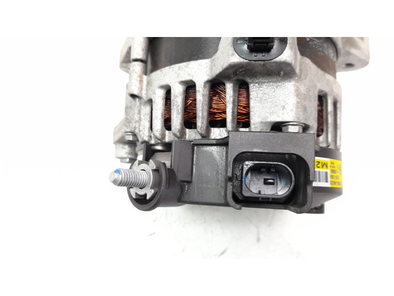 Recambio de alternador para hyundai tucson referencia OEM IAM 373002M420  