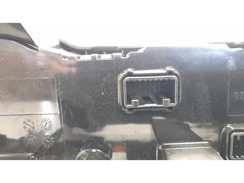Recambio de mando climatizador para kia stonic (ybcuv) 1.6 crdi cat referencia OEM IAM 97250H8220SA1  