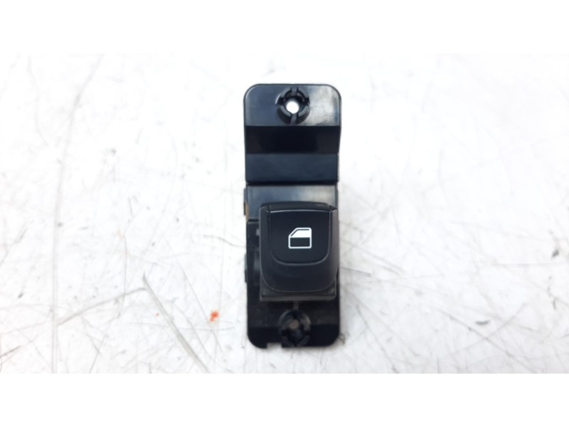 Recambio de mando elevalunas delantero derecho para kia stonic (ybcuv) 1.6 crdi cat referencia OEM IAM 93575H8000WK  