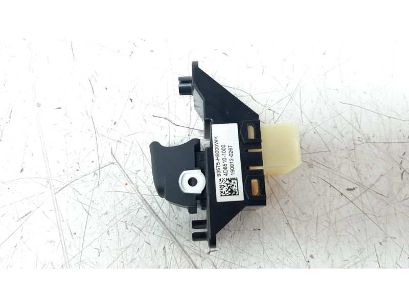 Recambio de mando elevalunas delantero derecho para kia stonic (ybcuv) 1.6 crdi cat referencia OEM IAM 93575H8000WK  