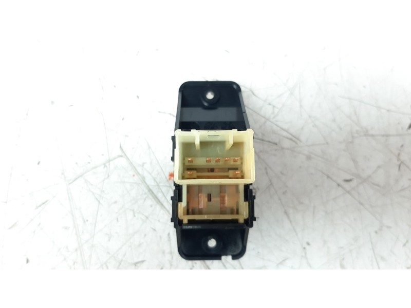 Recambio de mando elevalunas delantero derecho para kia stonic (ybcuv) 1.6 crdi cat referencia OEM IAM 93575H8000WK  