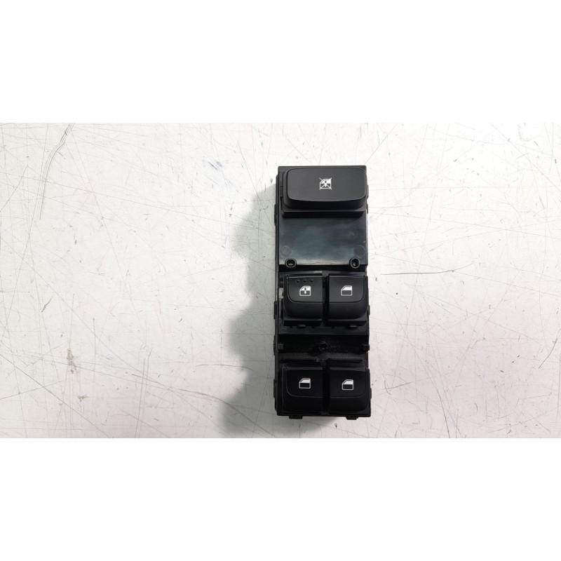 Recambio de mando elevalunas delantero izquierdo para kia stonic (ybcuv) 1.6 crdi cat referencia OEM IAM 93570H8000WK  