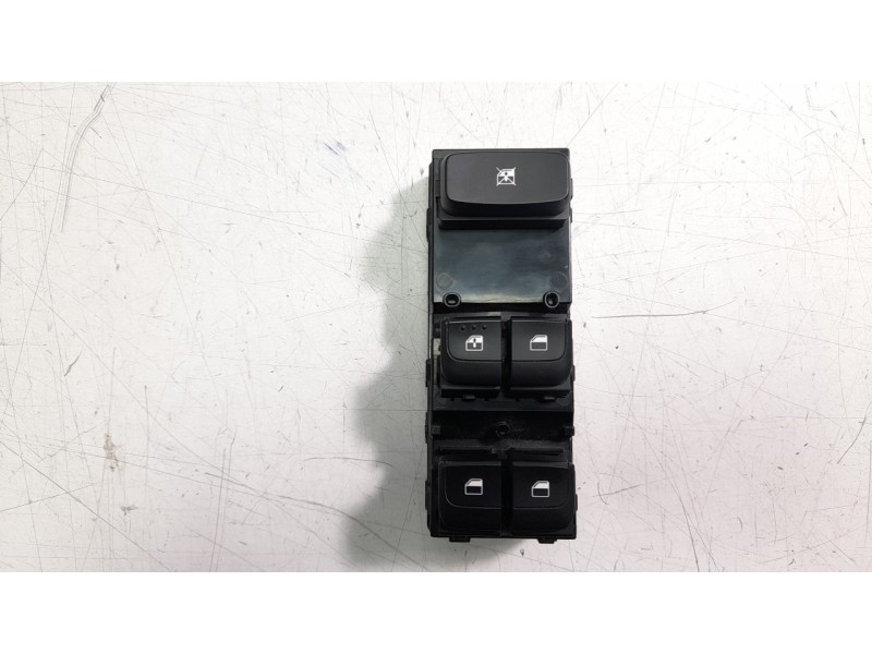 Recambio de mando elevalunas delantero izquierdo para kia stonic (ybcuv) 1.6 crdi cat referencia OEM IAM 93570H8000WK  