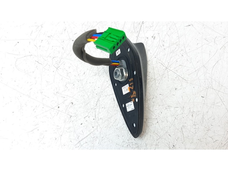 Recambio de antena para hyundai tucson referencia OEM IAM 96210N7400EB  