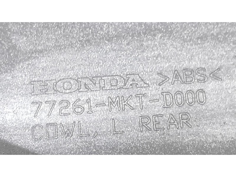 Recambio de moldura para honda x-adv x-adv referencia OEM IAM 77261MKTD000  