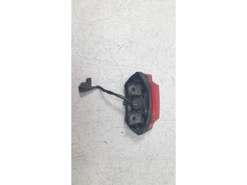 Recambio de piloto trasero central para honda x-adv x-adv referencia OEM IAM 33701MKTD01  