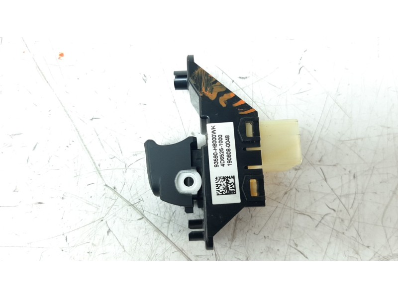 Recambio de mando elevalunas trasero derecho para kia stonic (ybcuv) 1.6 crdi cat referencia OEM IAM 93590H8000WK  