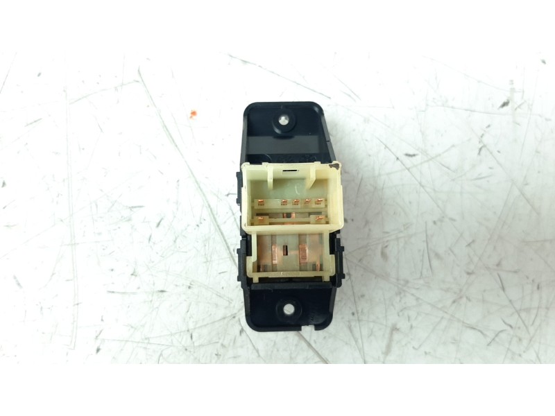 Recambio de mando elevalunas trasero derecho para kia stonic (ybcuv) 1.6 crdi cat referencia OEM IAM 93590H8000WK  