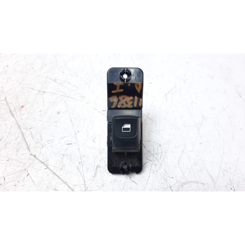 Recambio de mando elevalunas trasero izquierdo para kia stonic (ybcuv) 1.6 crdi cat referencia OEM IAM 93590H8000WK  