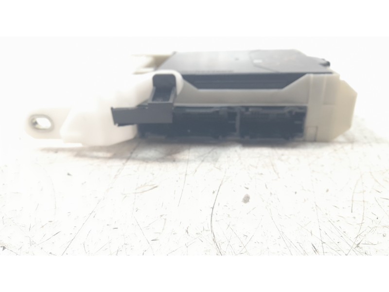 Recambio de caja reles / fusibles para toyota corolla (e21) hybrid style referencia OEM IAM 8922102830  