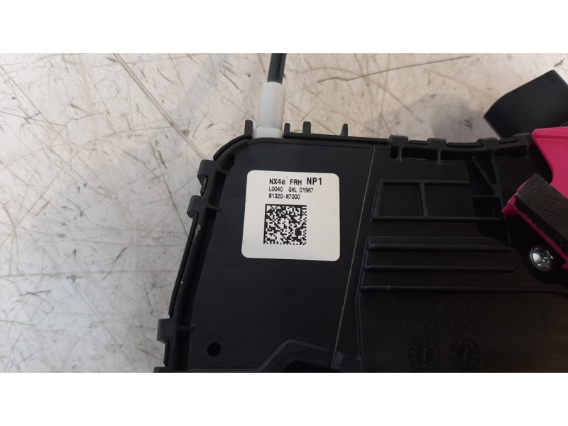 Recambio de cerradura puerta delantera derecha para hyundai tucson referencia OEM IAM 81320N7000  