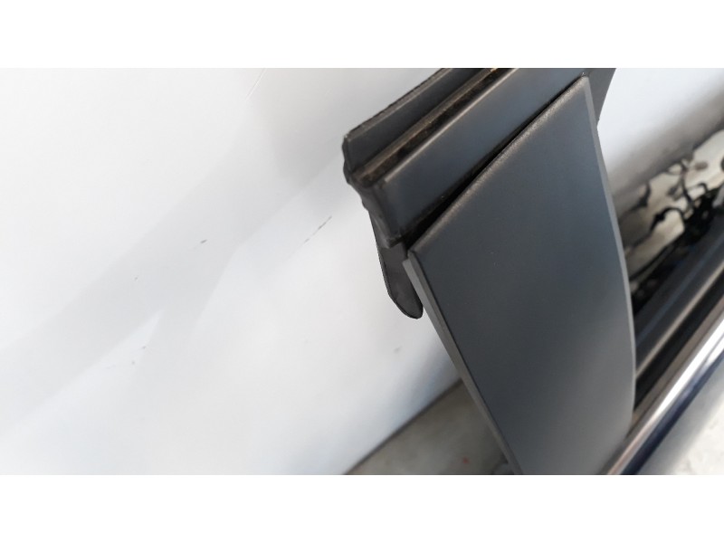 Recambio de puerta delantera derecha para mazda 3 berlina (bp) referencia OEM IAM BCY15802XC  