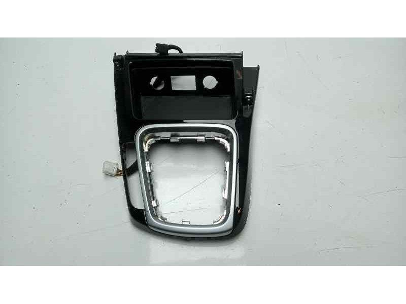 Recambio de moldura para kia ceed 1.4 cat referencia OEM IAM 84615J7010  