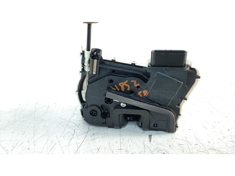 Recambio de cerradura puerta trasera derecha para mg hs comfort referencia OEM IAM 10640637  