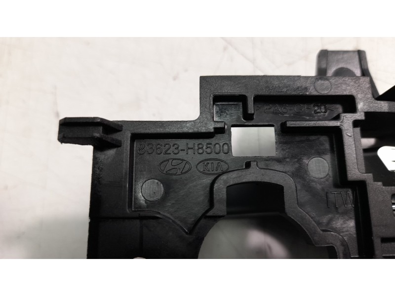 Recambio de maneta interior delantera derecha para kia stonic (ybcuv) 1.6 crdi cat referencia OEM IAM 83623H8500  