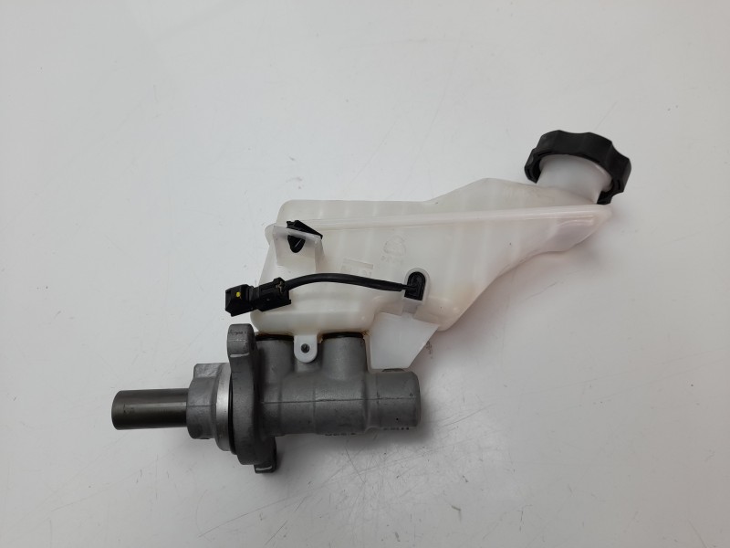 Recambio de bomba freno para kia sportage drive 2wd referencia OEM IAM 2018D8221304  